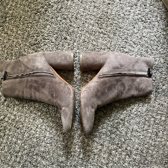 Vince Ridley Grey Suede Ankle Boots Size 7.5 - Picture 10 of 13